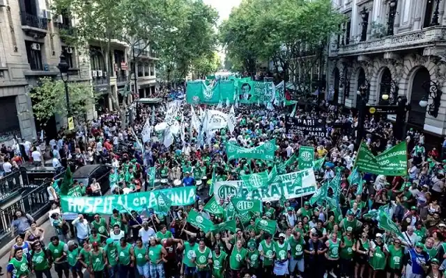La CTA, docentes y la CGT Gualeguaychú se suman a la marcha