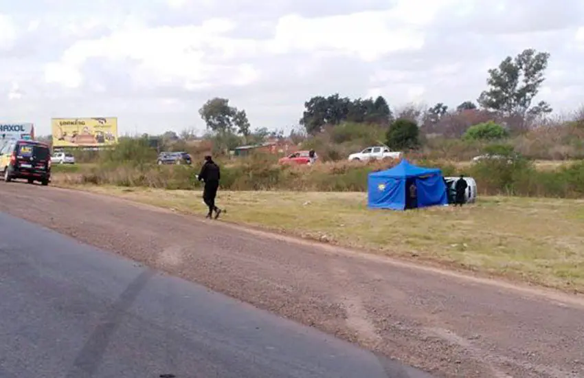 Siniestro fatal en autopista a Córdoba: murió una mujer tras volcar su auto a la altura de Funes