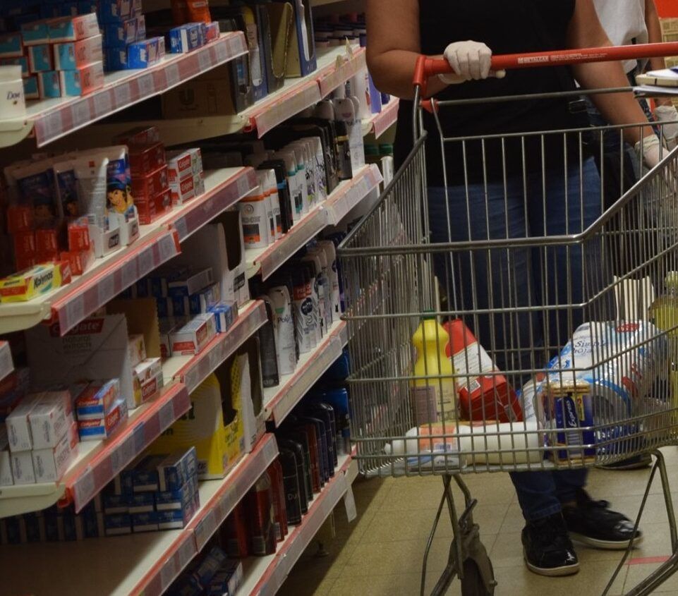 Una familia necesitó ingresos por $56.459 para no caer bajo la línea de pobreza