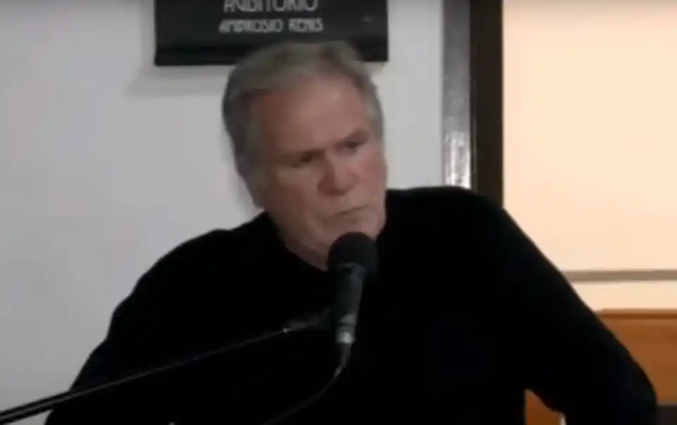 Julio Elichiribehety, hablando en el Comité de la UCR