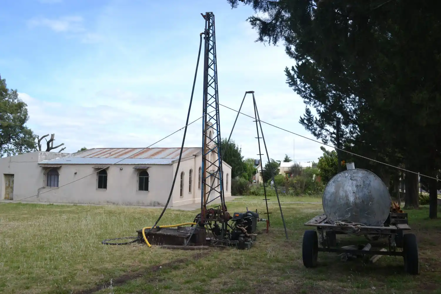 En verano con el aumento irracional del consumo de agua, falta presión en el barrio Luján