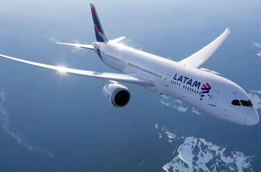 ¿Y ahora?: el Banco Central prohibió la venta de pasajes al exterior en cuotas con tarjeta de crédito