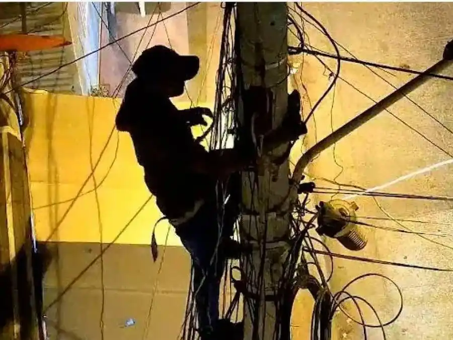 La banda se dedicaba al robo de cables y utiliza una empresa como fachada.