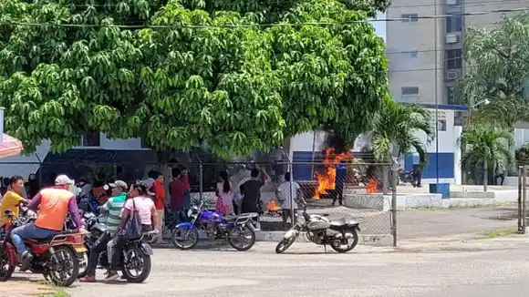 ¡Y SIGUEN LOS YUKPAS! Tomaron sede de la Policía del Zulia exigiendo la libertad de un detenido (+Video)