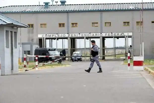 "El Marginal" de la corrupción: "Pata" Medina, De Sousa y Núñez Carmona a las piñas en la cárcel