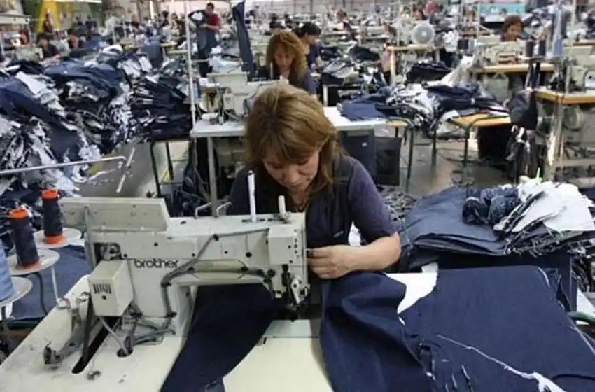 Gremios del sector textil:  «El Gobierno quiere promover una reforma laboral encubierta»