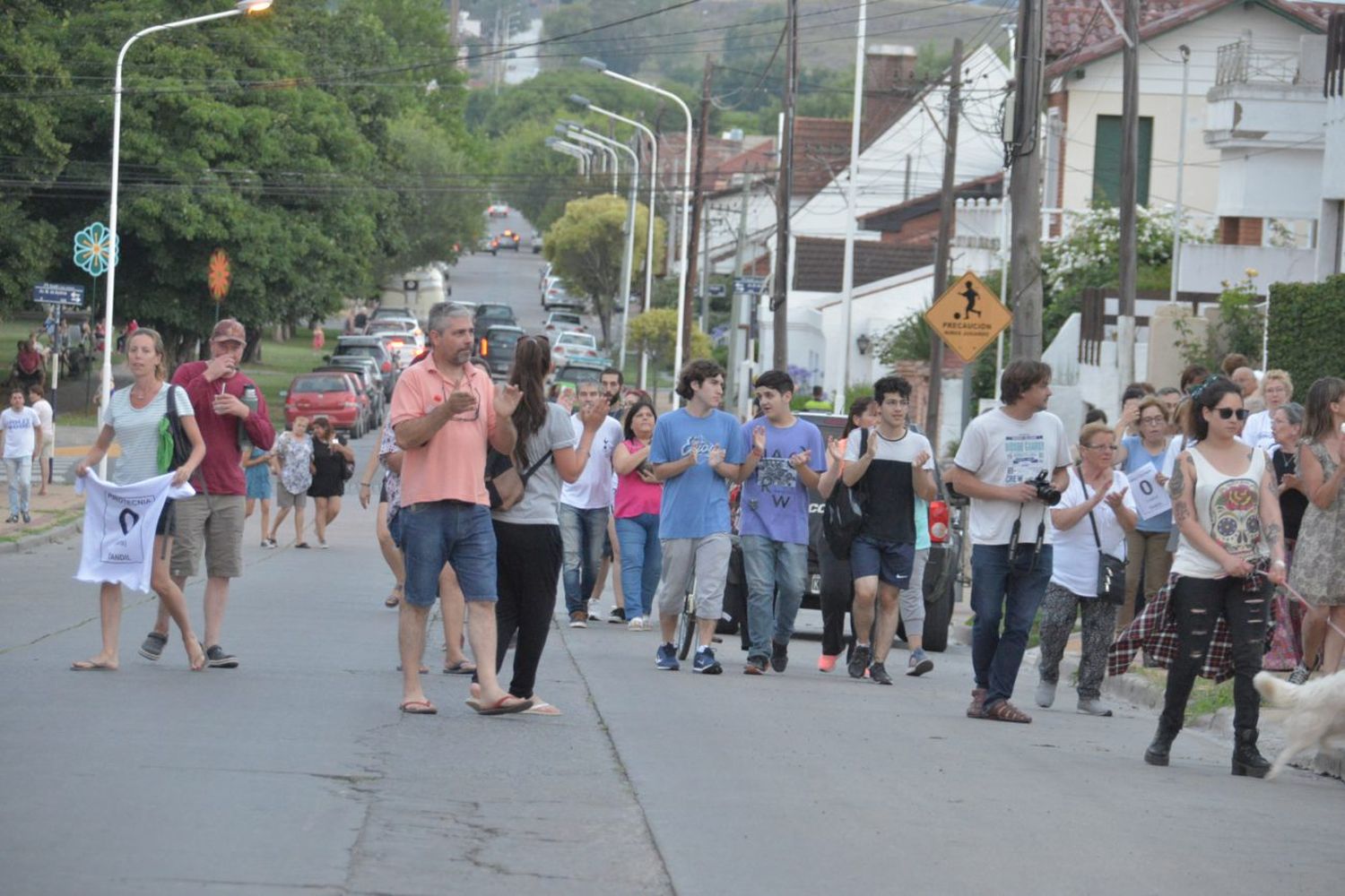 Lunghi molesto con la protesta de Pirotecnia 0: "Mi casa particular no es lugar para ir"