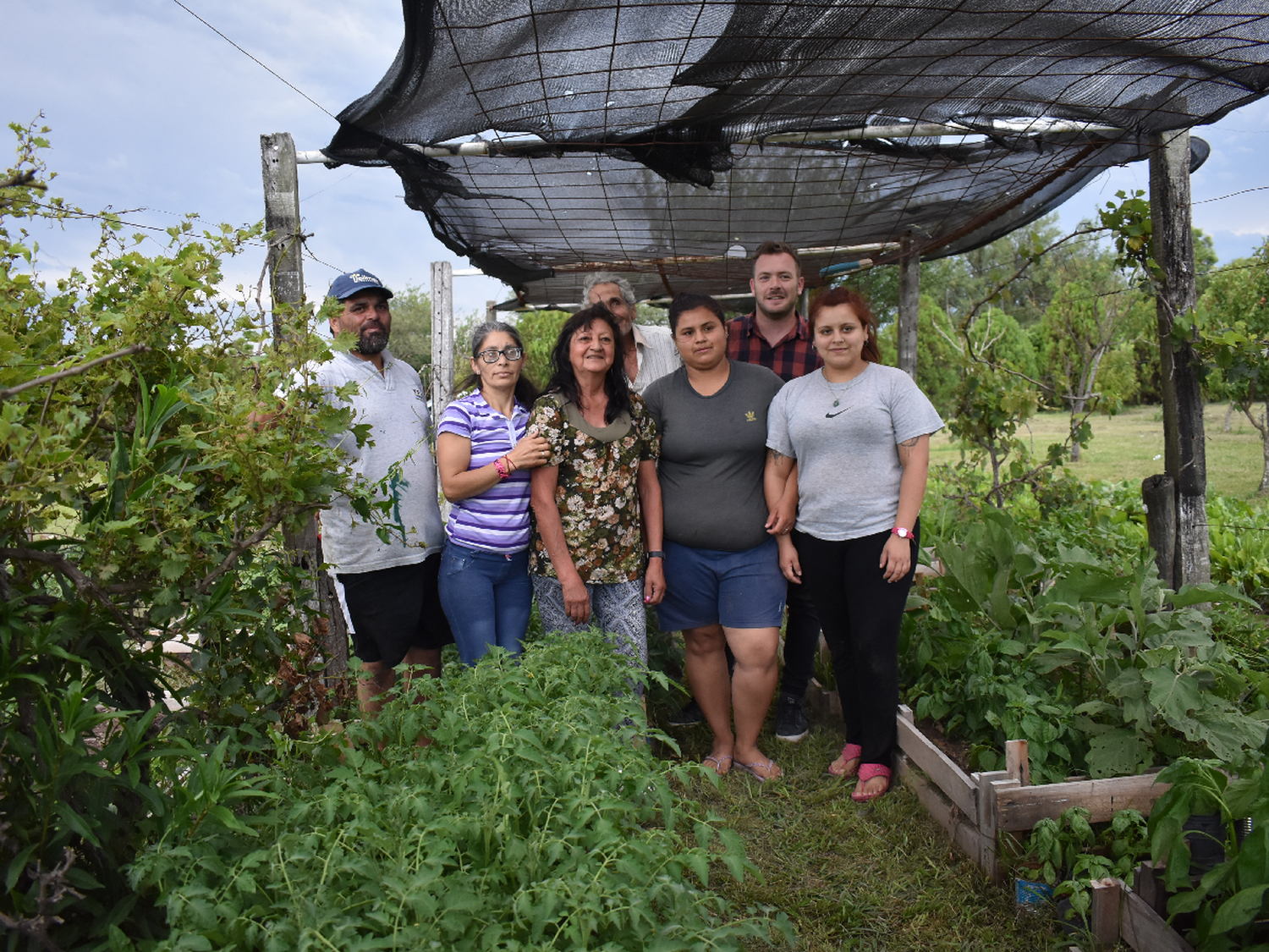 “Esperanza Verde”: la  huerta comunitaria que  hace frente a la crisis de la economía familiar     