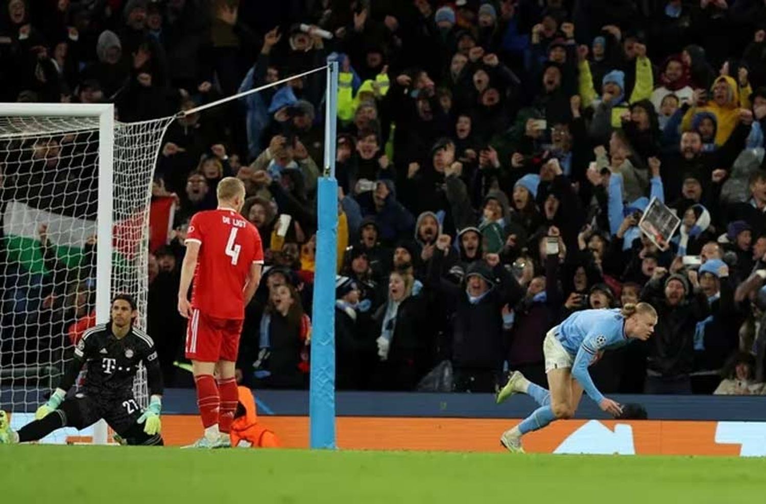 El City de Guardiola se hizo fuerte en casa, goleó al Bayern y puso un pie en semis