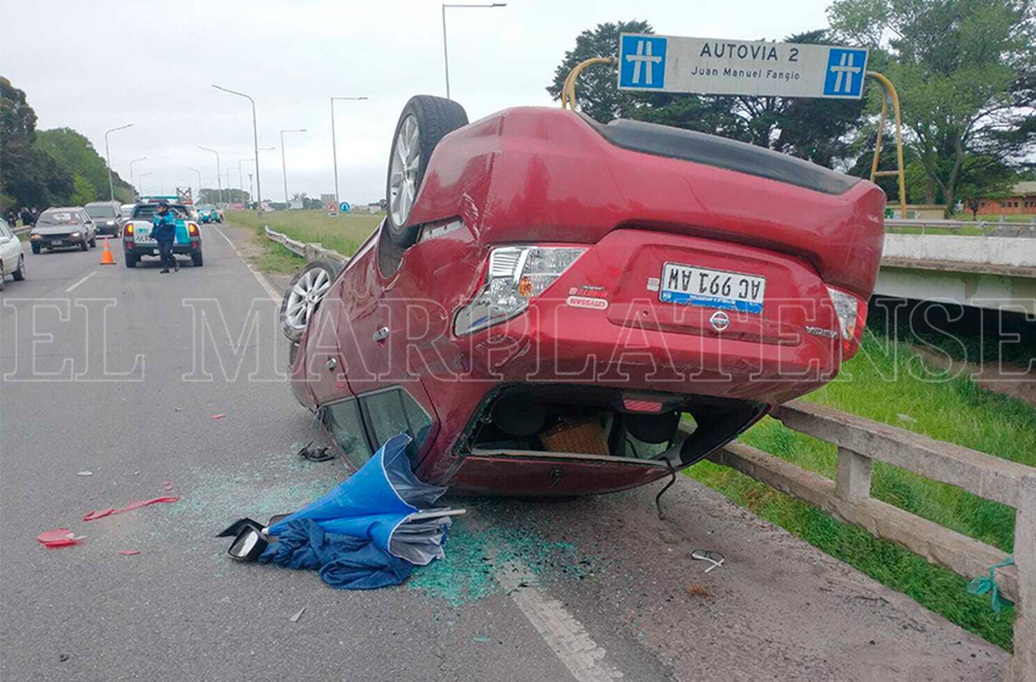 Una mujer perdió el control y protagonizó un espectacular accidente en el ingreso de Mar del Plata