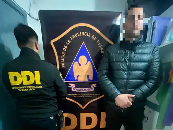 Un policía fue detenido acusado de trabajar para la mafia china y cometer una balacera contra un supermercado