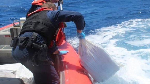 Guardia Costera de EE.UU. incauta en aguas del Mar Caribe 75.6 millones de dólares en cocaína