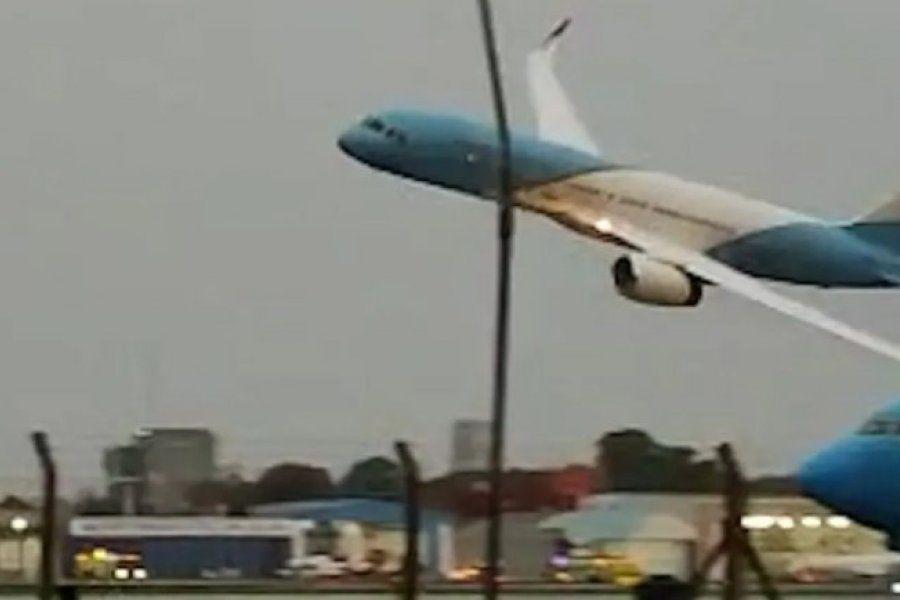 Abrieron un expediente contra los pilotos del avión presidencial 