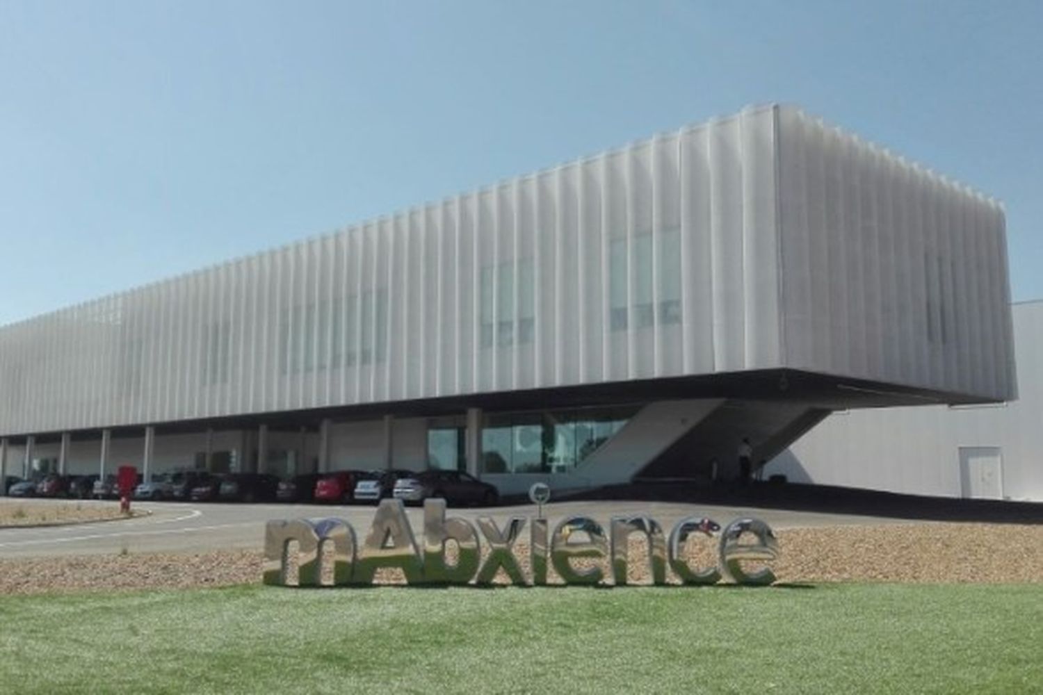 Vacuna Covid-19: Argentina se aseguró dosis de la rusa si no llegan otras como la de AstraZeneca que se hará en Garín