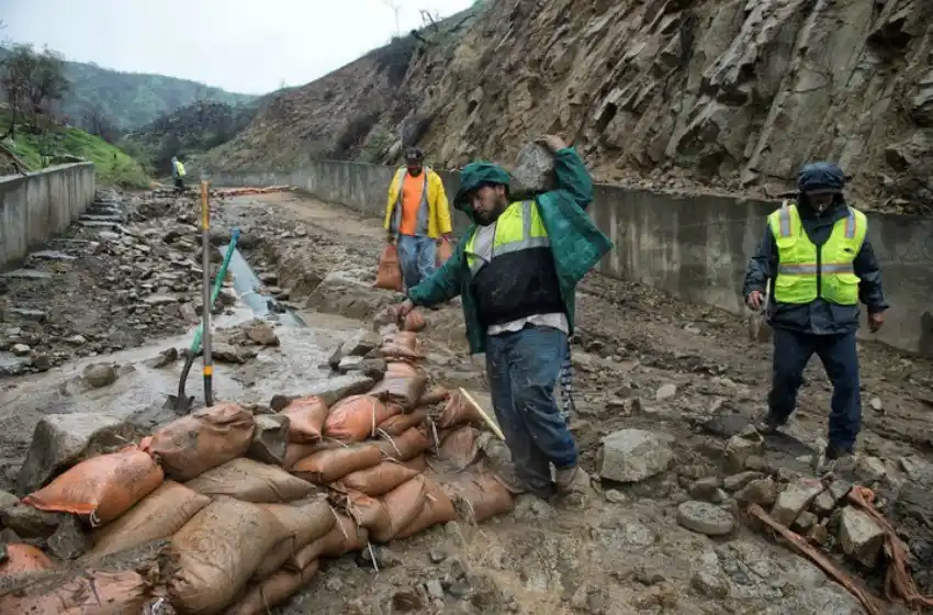 Miles de evacuados en California por una peligrosa tormenta