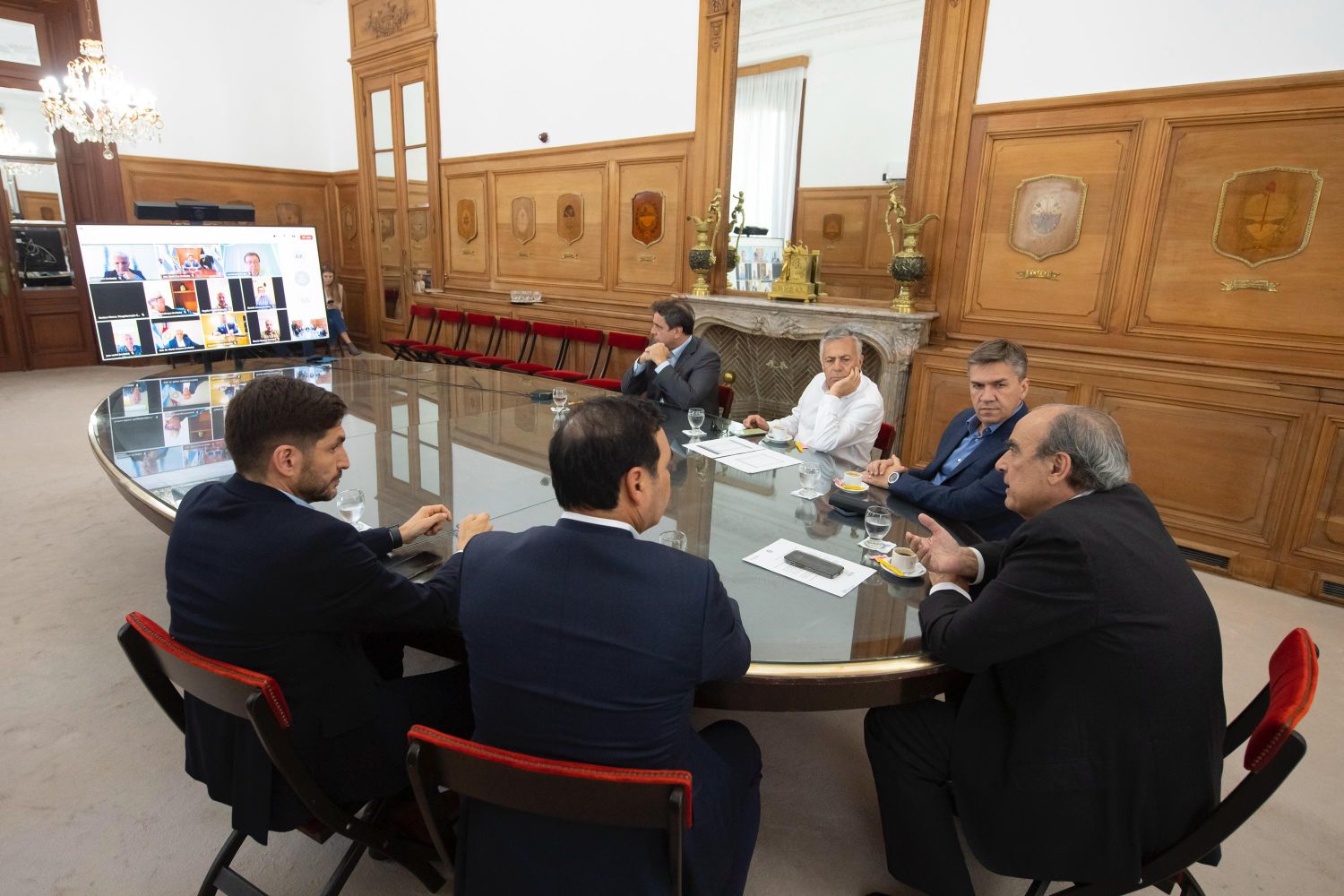 Guillermo Francos encabezó un primer encuentro con los gobernadores