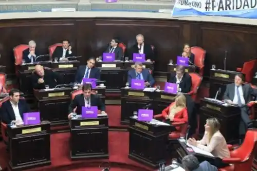 Crisis en el massismo: tres senadores bonaerenses amenazan con dar un portazo