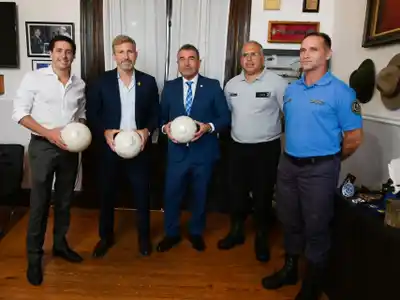 El Servicio Penitenciario entrerriano presentó la pelota “Torreón”, producida en unidades penales