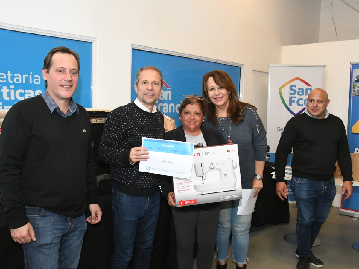 Se entregaron distintos elementos en el marco del programa "Herramientas para tu proyecto de vida"