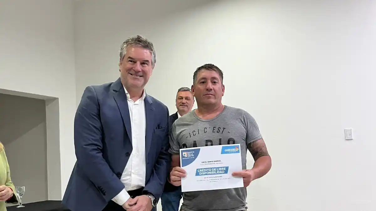 El Tío: entrega de escrituras a 46 familias 3