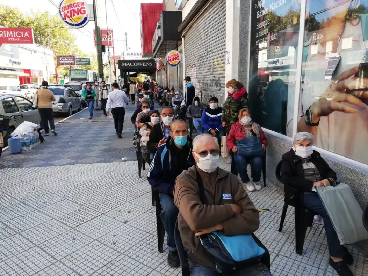 Vanoli fue sobreseído en la causa por las filas masivas de jubilados para cobrar en los bancos
