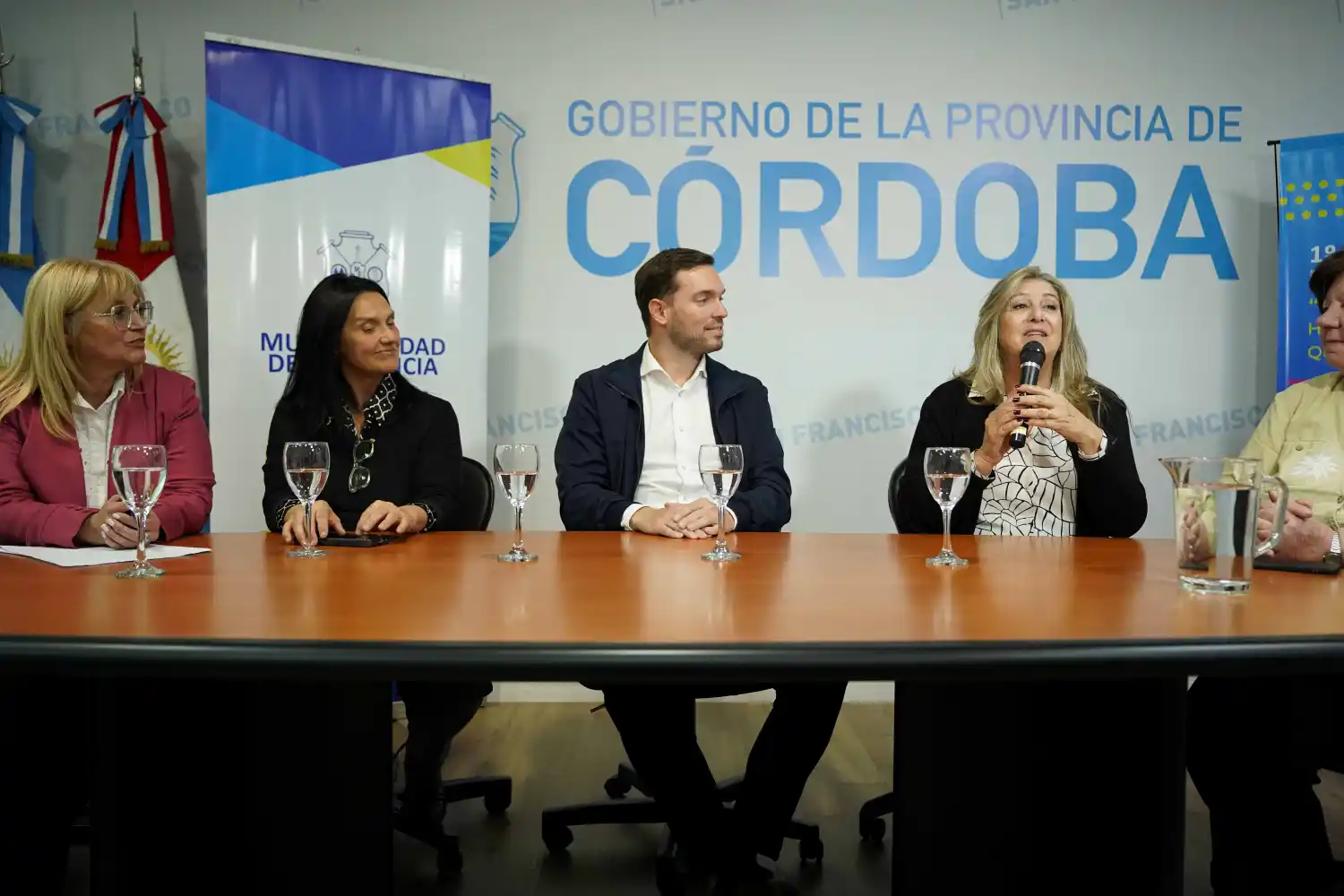 Autoridades municipales y provinciales lanzaron ayer en San Francisco el Primer Congreso de Educación