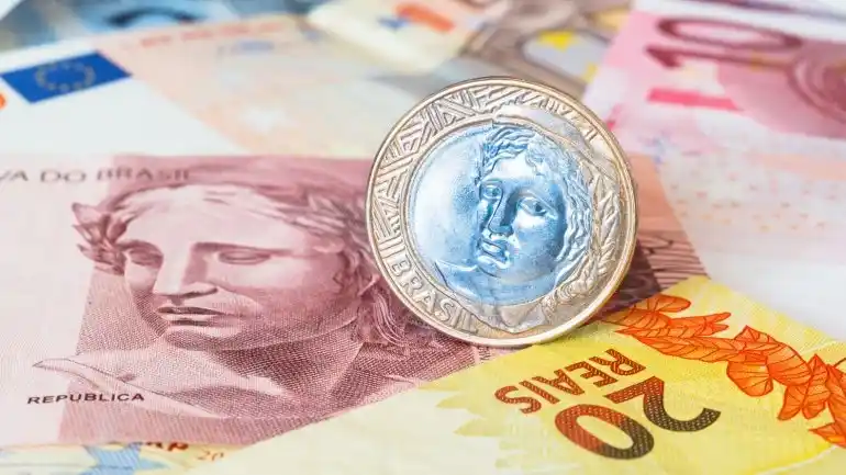 Devaluación histórica en Brasil: el dólar rompió la barrera de los 4 reales