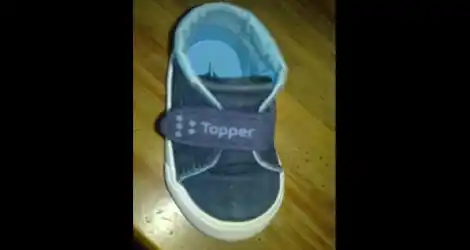 Zapatilla de bebé perdida