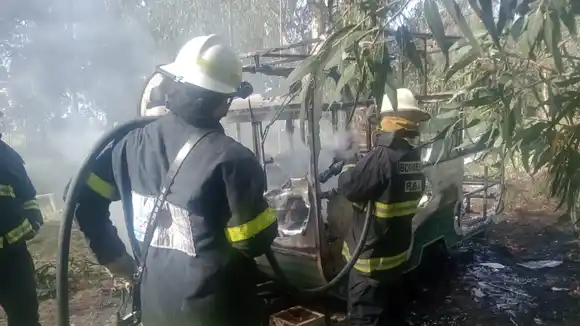 Un incendio destruyó una casilla rodante en Villa Zabala