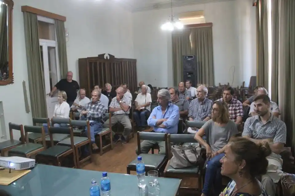 Reunión para analizar las obras hidráulicas en el distrito