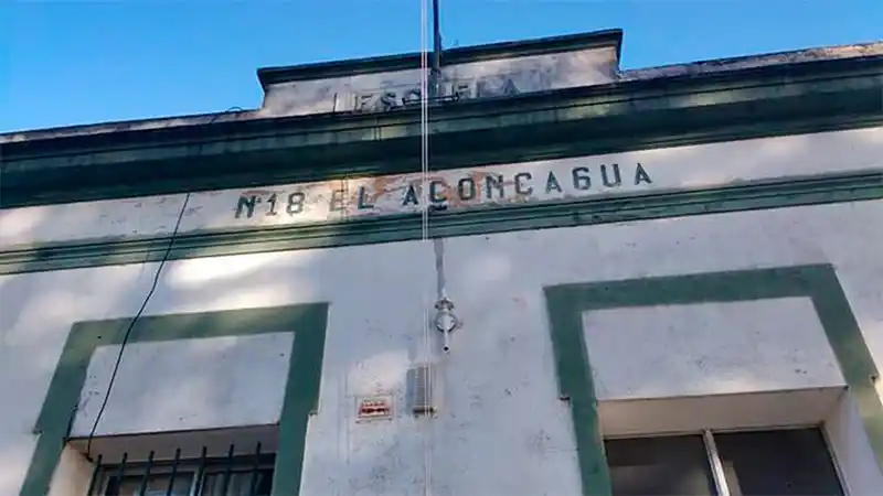 Escuela suspendió las clases porque hace 10 días no tiene electricidad