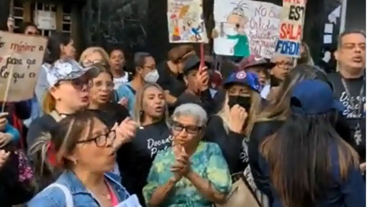 ¡VOLVIERON A LAS CALLES! Docentes exigen indexación salarial y sueldo base de 600 dólares (+Videos)