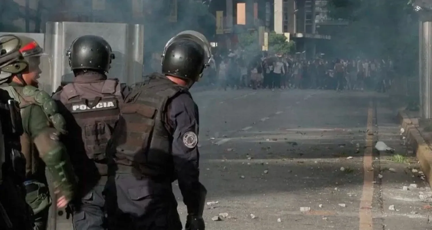 El conflicto entre civiles y militares se desató el pasado domingo 28 de julio, tras el resultado electoral. Foto: Agencia