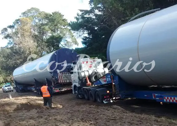 Se encajaron los camiones que trasladan los aerogeneradores