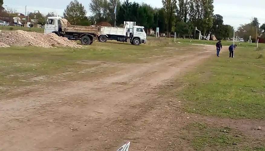 Avanza apertura de calles en la quinta de Alderete