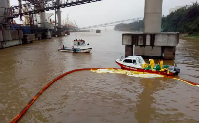Puerto San Martín: Derrame de aceite en Cargill durante proceso de recarga