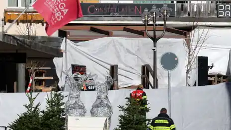 Bengalas sobre botellas de champaña: la principal hipótesis del incendio mortal en Crans-Montana