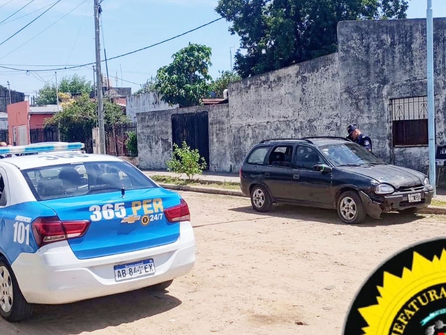 Funcionario policial recupera automóvil robado