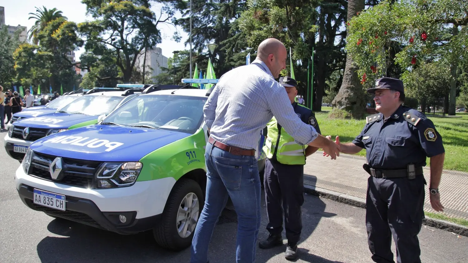 Martiniano Molina recibió nuevas unidades móviles para Quilmes
