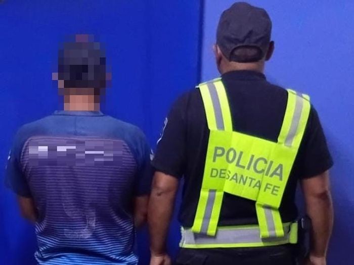 detenido y carabina - 2