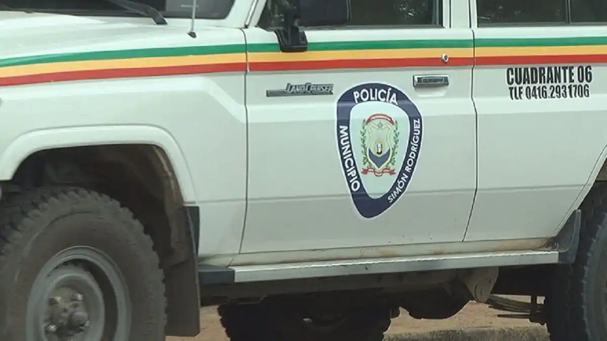 ¡POR ABUSADORES y maltratadores! Detienen a 4 policías en El Tigre