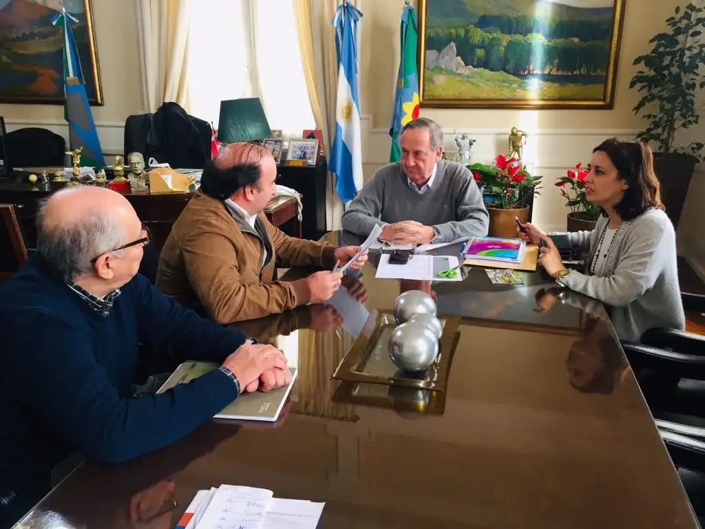 Se firmó el contrato para la finalización del espacio Nido de La Movediza
