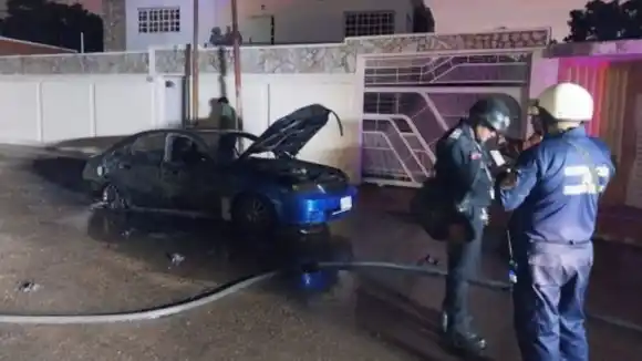 GASOLINA EN EL OJO DEL HURACÁN: epidemia de incendios de vehículos genera alarmas