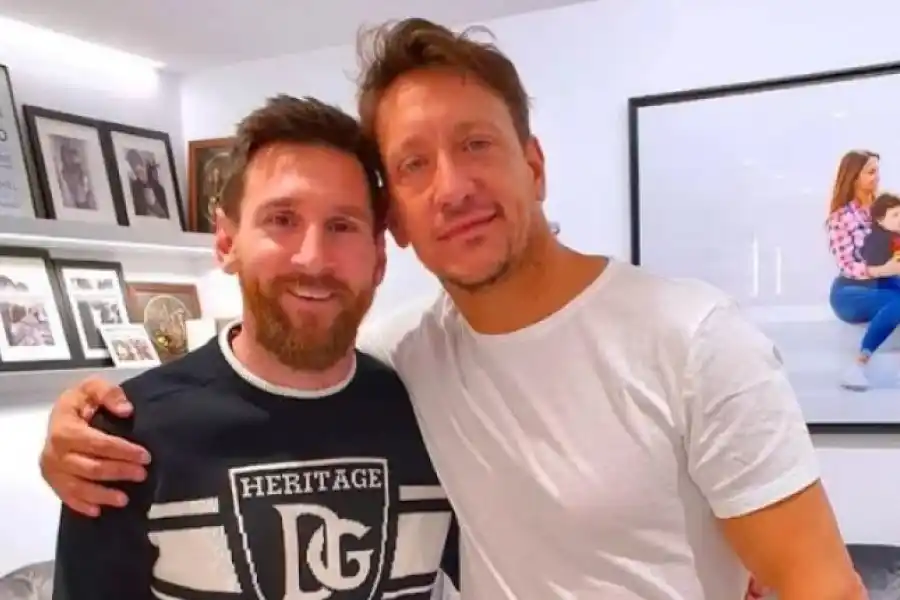 Locos por Lio: Nico Vazquez tuvo que salir del teatro para aclarar que Messi no iría a su obra