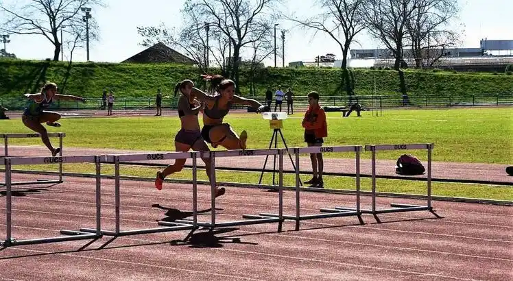 Impulsan la creación de una Escuela Municipal de Atletismo