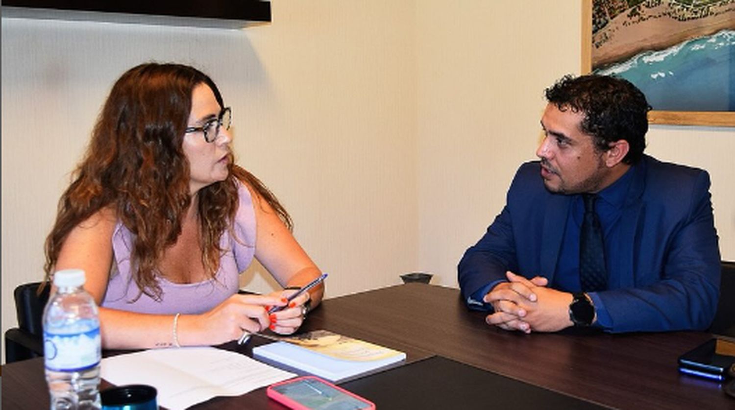 Jimena lopez con el banco provincia
