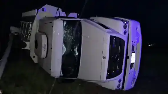 Impactante vuelco de un camión en la Ruta 14: el conductor se salvó de milagro
