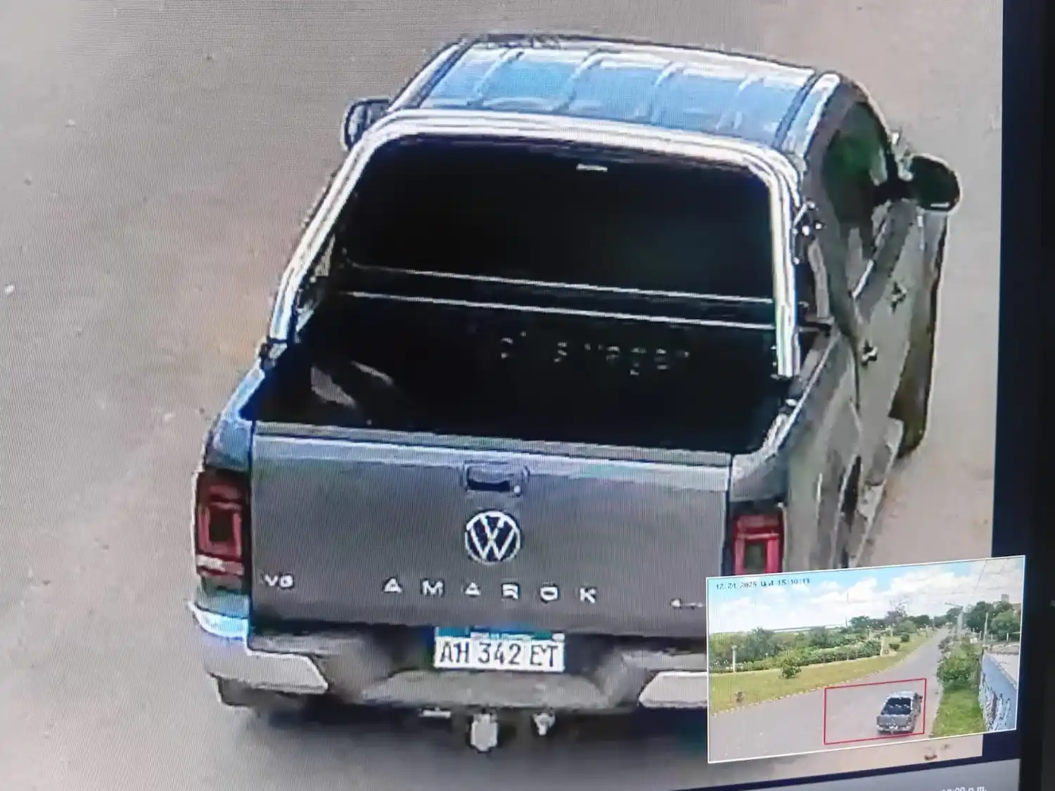 Camioneta amenaza a Benseny