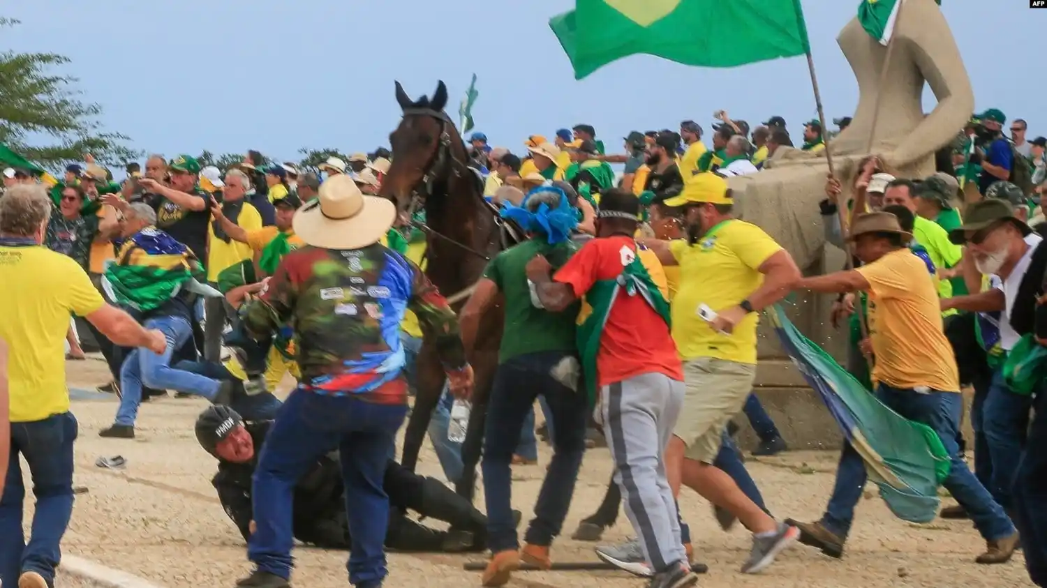 La «permacrisis» amenaza a la democracia en Latinoamérica
