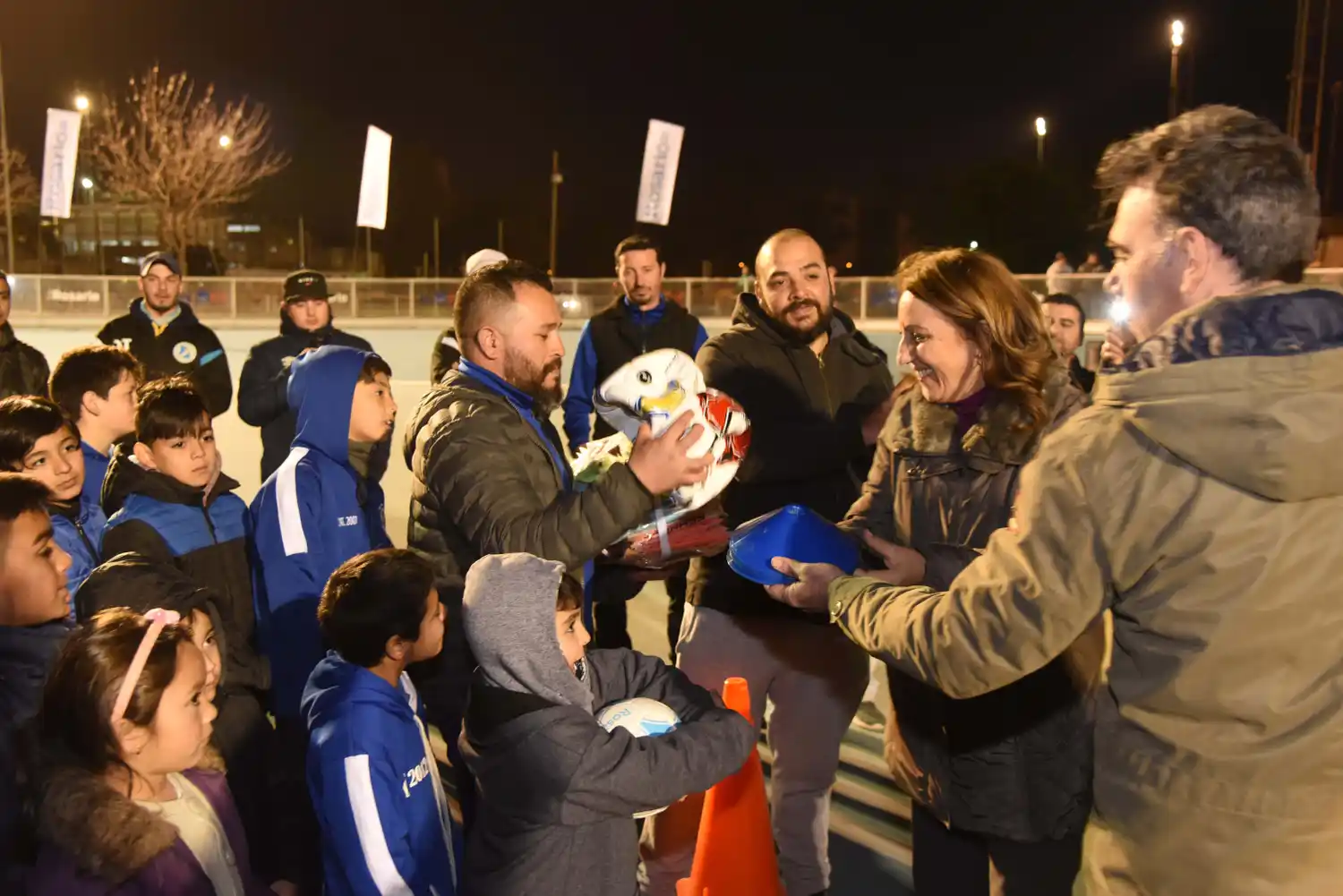 La Municipalidad entregó elementos deportivos a 35 clubes de fútbol